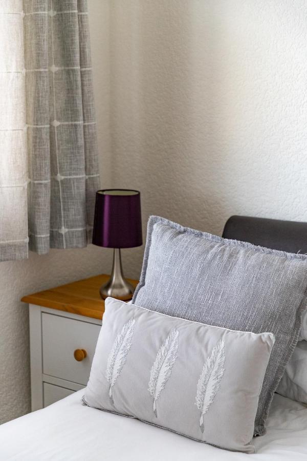 2 Chatsworth Riverscape Apartments - Peaceful Apartment In Great Location With Free Parking Overlooking The Gannel Just A Short Walk From Newquays Incredible Beaches And Local Amenities Newquay  Exterior photo
