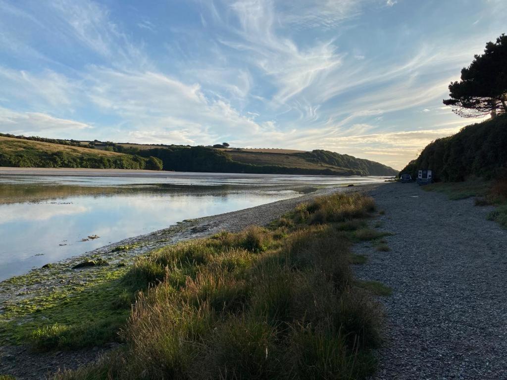 2 Chatsworth Riverscape Apartments - Peaceful Apartment In Great Location With Free Parking Overlooking The Gannel Just A Short Walk From Newquays Incredible Beaches And Local Amenities Newquay  Exterior photo