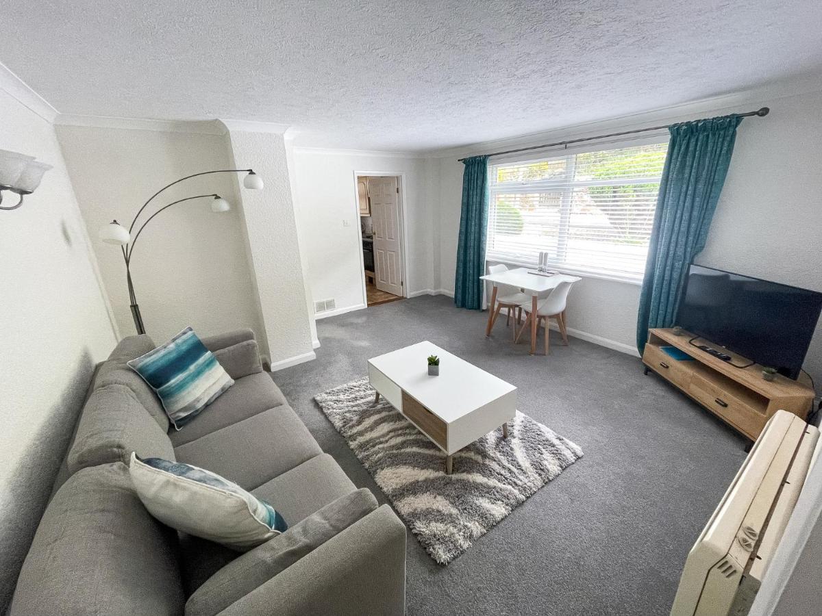 2 Chatsworth Riverscape Apartments - Peaceful Apartment In Great Location With Free Parking Overlooking The Gannel Just A Short Walk From Newquays Incredible Beaches And Local Amenities Newquay  Exterior photo