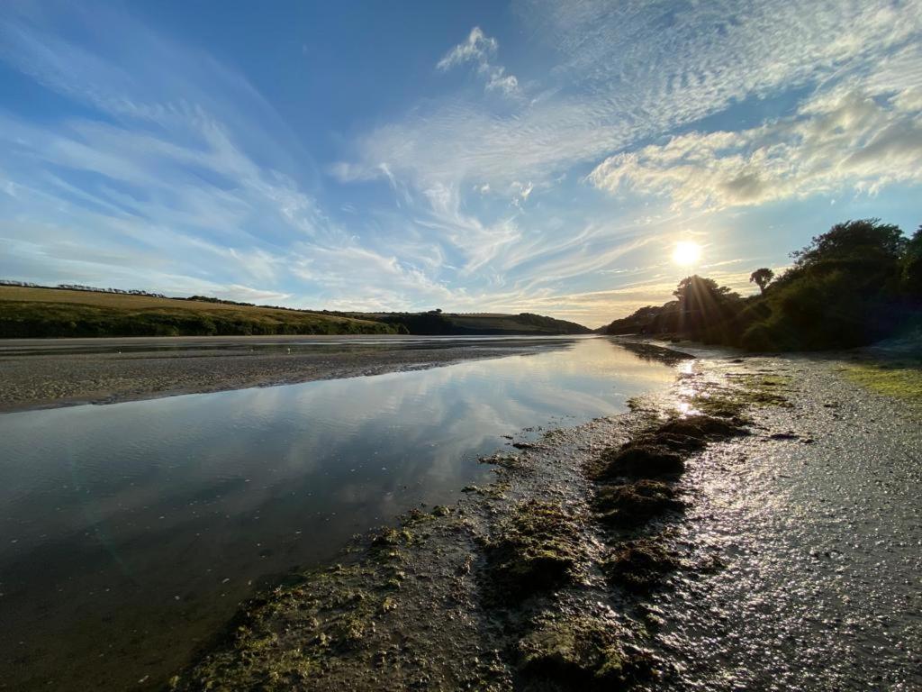 2 Chatsworth Riverscape Apartments - Peaceful Apartment In Great Location With Free Parking Overlooking The Gannel Just A Short Walk From Newquays Incredible Beaches And Local Amenities Newquay  Exterior photo