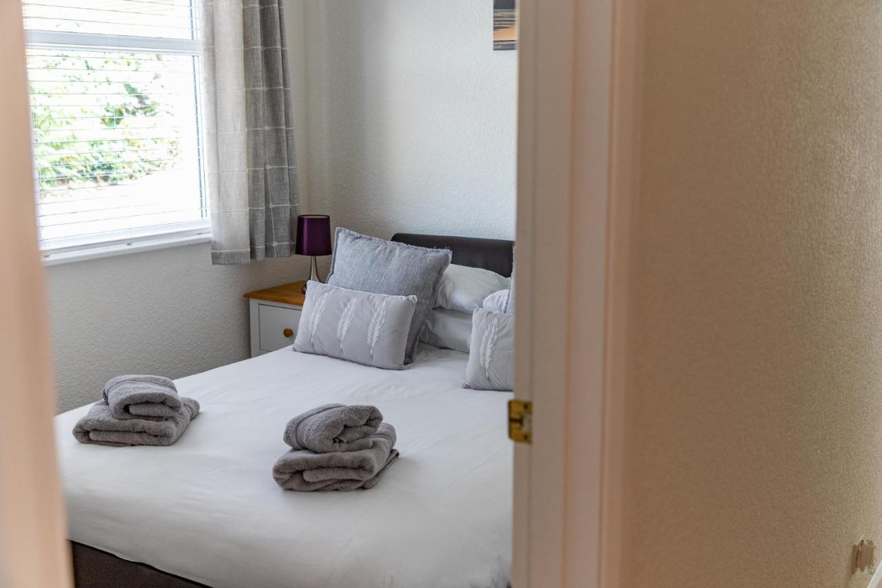 2 Chatsworth Riverscape Apartments - Peaceful Apartment In Great Location With Free Parking Overlooking The Gannel Just A Short Walk From Newquays Incredible Beaches And Local Amenities Newquay  Exterior photo